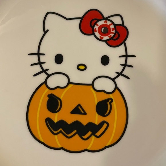 HELLO KITTY SANRIO NWOT Halloween Spiderwebs Hello Kitty In Jack-O-Lantern Plate - Picture 3 of 8